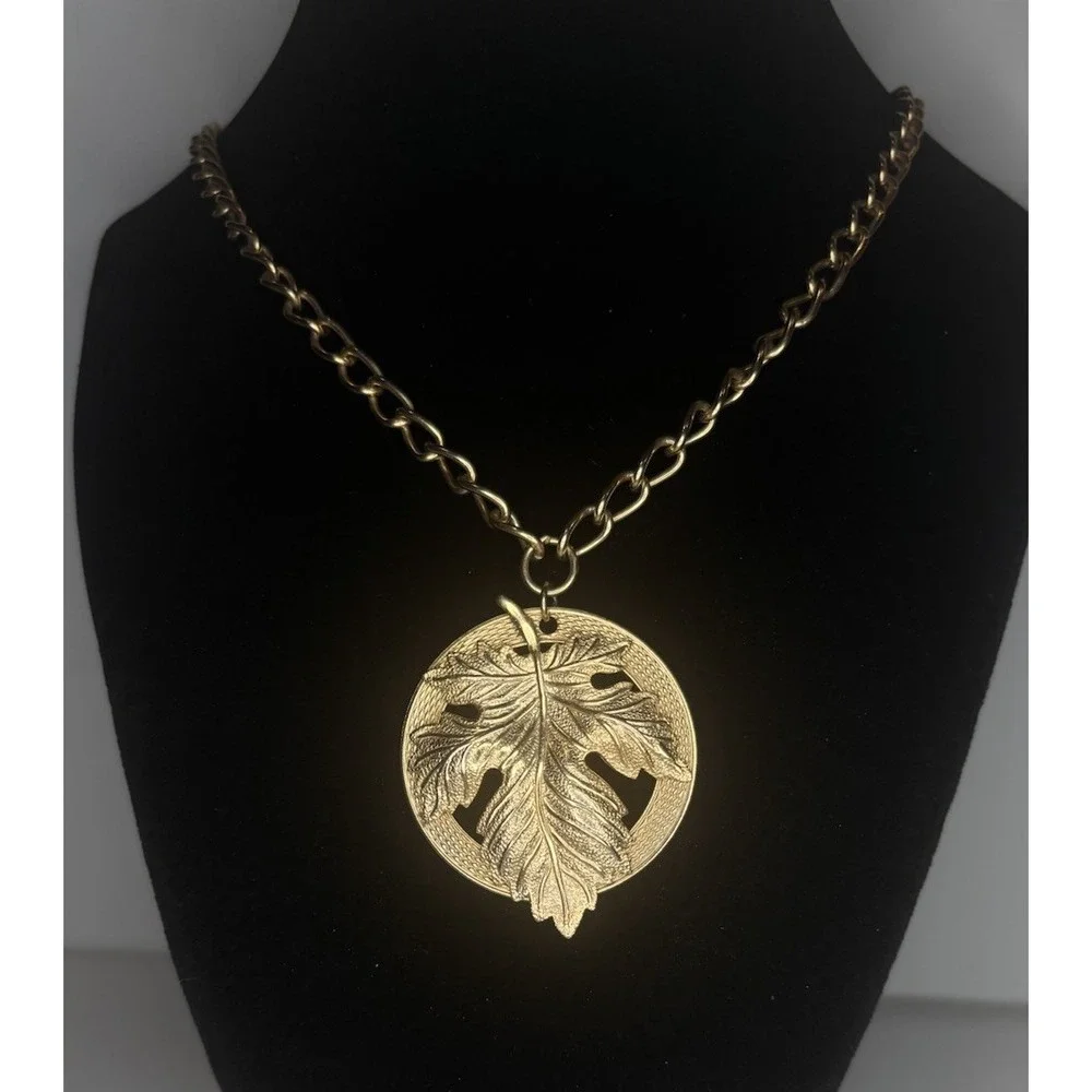 Leaf Pendant Necklace 23